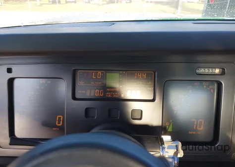 1985 Chevrolet Corvette из США, поврежденный, VIN 1G1YY0783F5122945